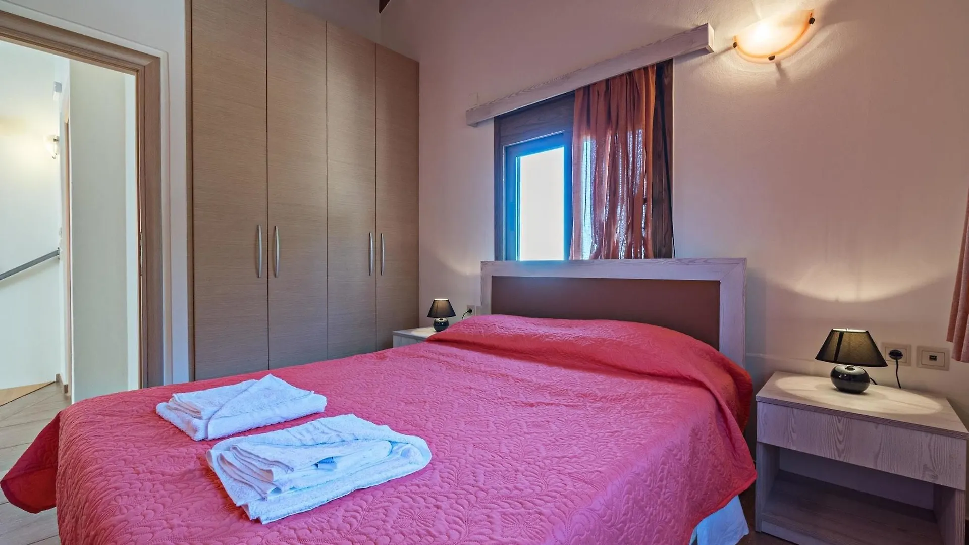 Apartment With 3 Bedrooms In Kaloniktis-Rethymno, With Pool Access And